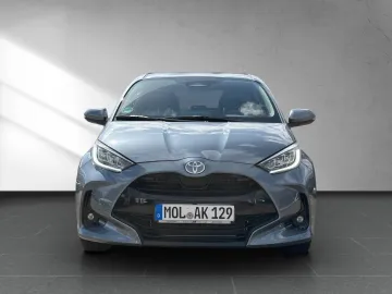 Car image 3