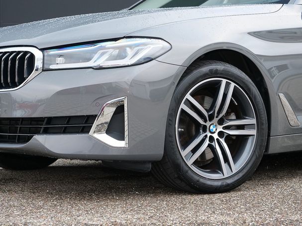 BMW 520d Touring xDrive Luxury Line 140 kW image number 23