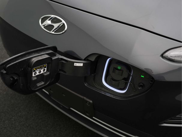 Hyundai Kona EV 150 kW image number 2