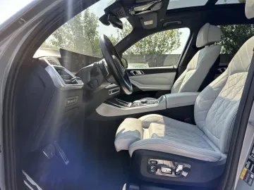 Car image 28