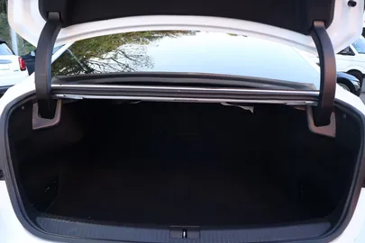 Car image 38