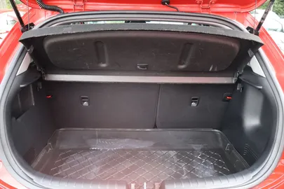 Car image 32