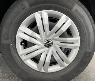 Car image 33