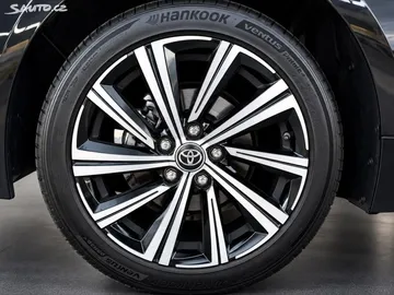 Car image 11