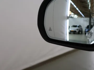 Car image 49
