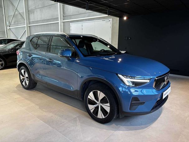 Volvo XC40 B3 Core 120 kW image number 2