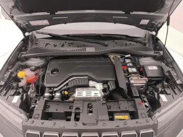 Car image 32