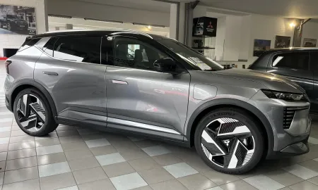 Car image 5