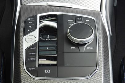 Car image 33