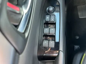 Car image 27