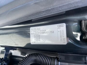 Car image 40