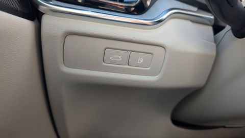 Car image 43