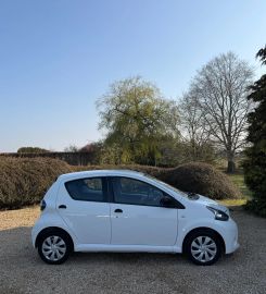 Car image 2