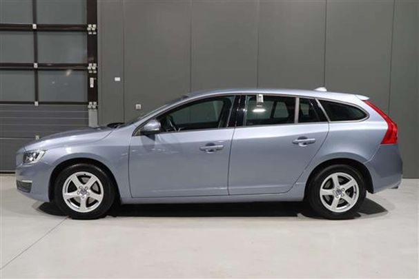 Volvo V60 T2 Geartronic Kinetic 90 kW image number 2