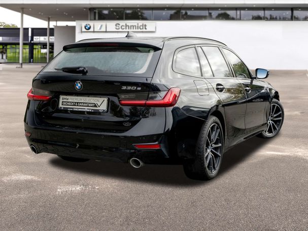 BMW 330e Touring Sport Line 215 kW image number 2