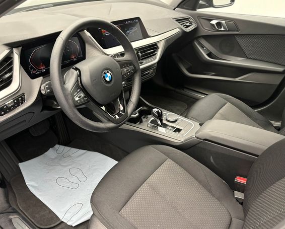 BMW 118i 100 kW image number 8