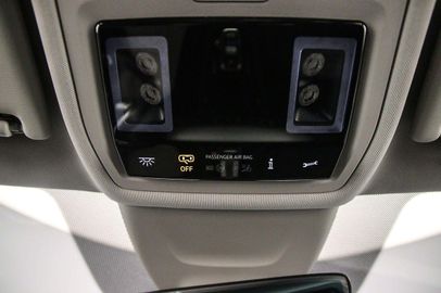 Car image 35