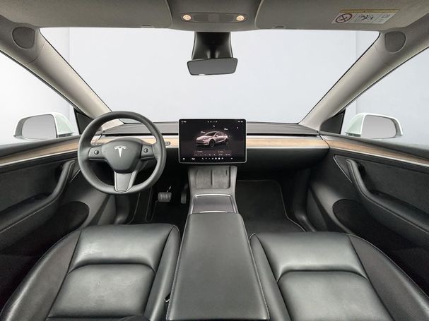 Tesla Model Y Long Range AWD 378 kW image number 11