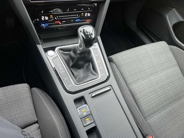 Car image 35