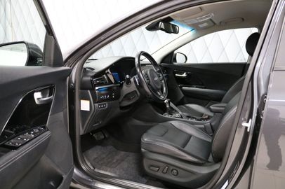 Car image 21