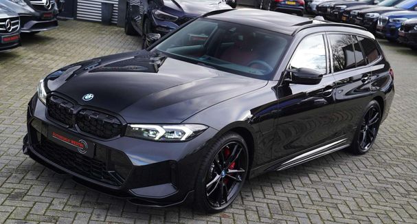 BMW 330e Touring M 215 kW image number 1