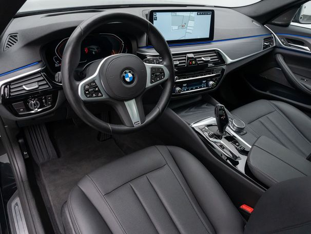 BMW 520d Touring xDrive 140 kW image number 28