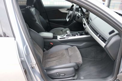 Car image 22