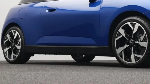 Car image 22
