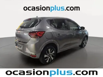 Car image 3