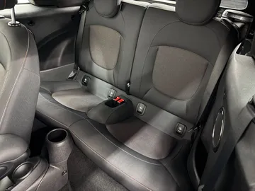 Car image 38