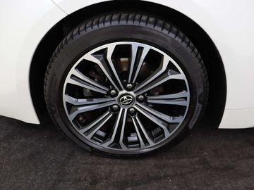 Car image 36