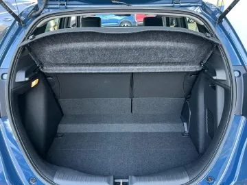 Car image 34