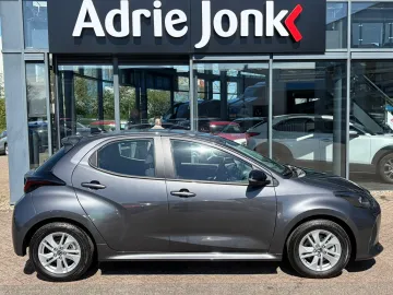 Car image 4