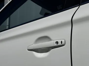 Car image 41