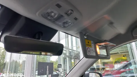 Car image 34