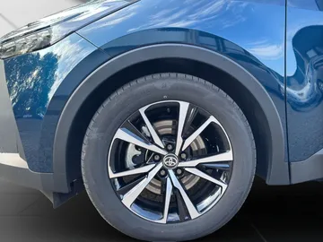 Car image 21