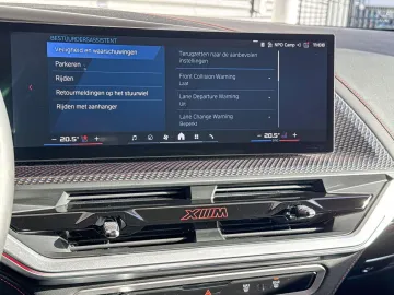 Car image 32