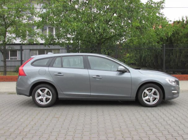 Volvo V60 T3 Kinetic 112 kW image number 25