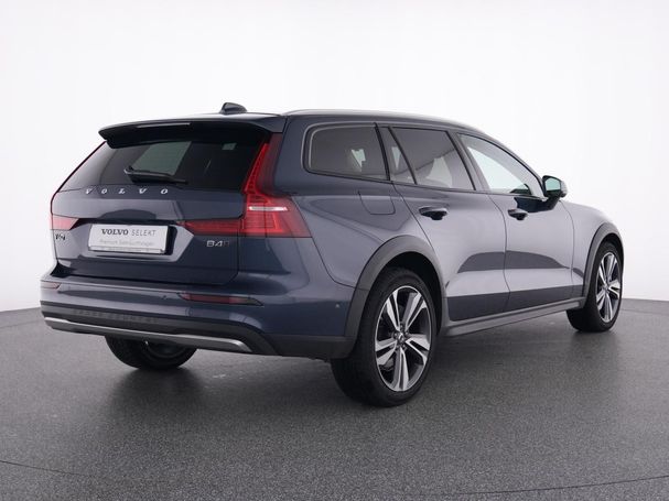 Volvo V60 Cross Country AWD B4 145 kW image number 3