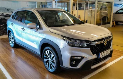 Car image 2
