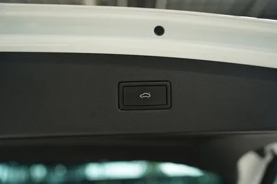 Car image 38