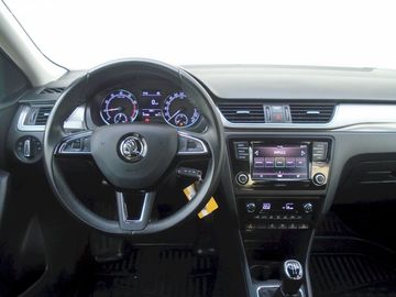 Car image 11