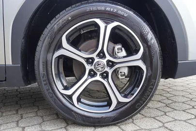 Car image 30