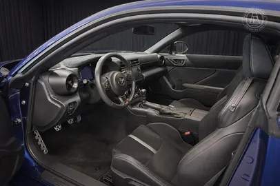 Car image 8