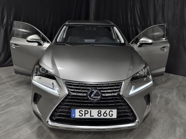 Lexus NX 300 h AWD 146 kW image number 9