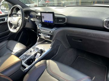 Car image 31