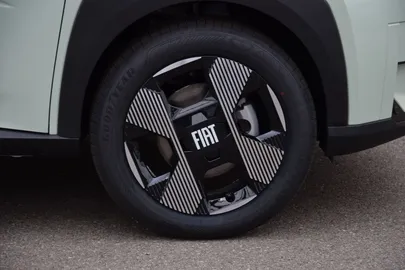 Car image 28