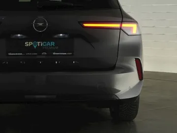 Car image 32