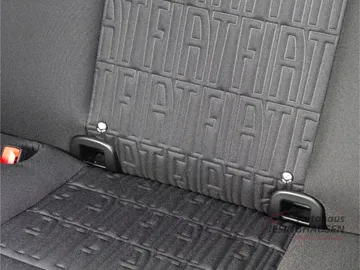 Car image 37