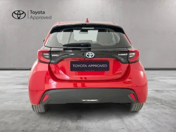 Car image 4
